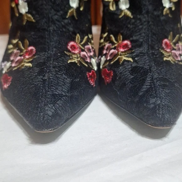 Besty Johnson Ankle Boots - Picture 9 of 15